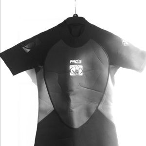 Body Glove Pro 3 2/1 mm Junior WetSuit size 16